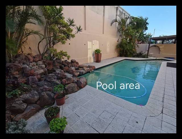 5 BEDROOM HOUSE FOR SALE IN OVERPORT